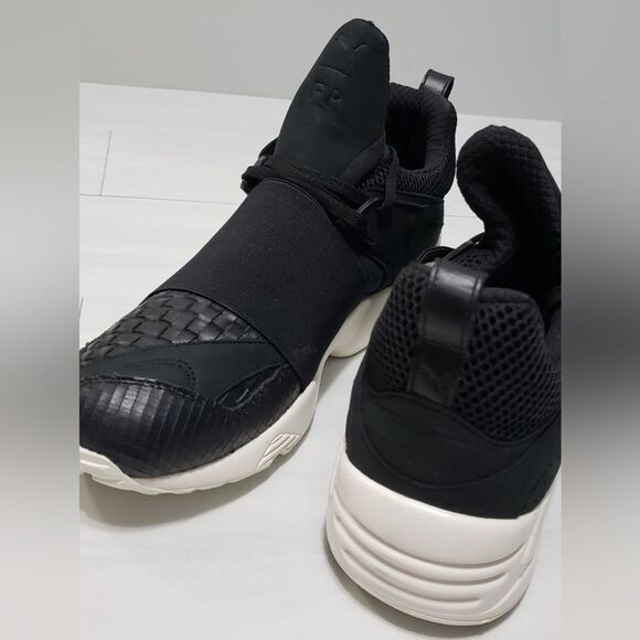 PUMA Bog Strap X Filling Pieces
Blaze Of Glory - Picture 7 of 14